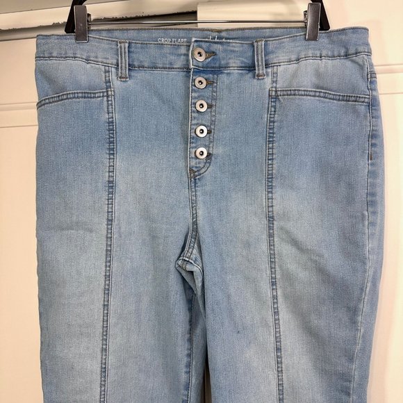 Button-Fly Cropped Flare Seamed Front Jeans 18 - Picture 7 of 12